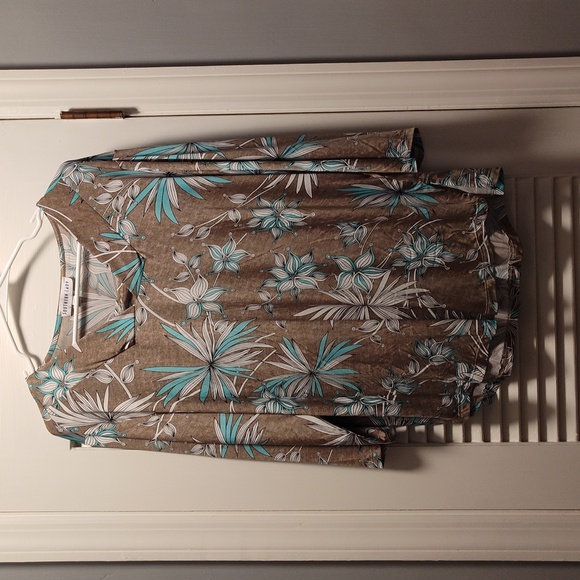 EUC Bundle of 2 Southern Lady Women's Shirts, Size XL & 1X - Picture 6 of 8